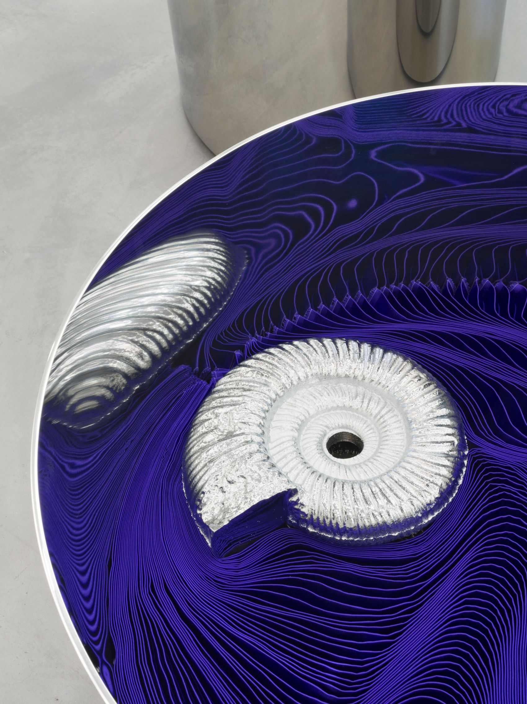 Ausstellungsansicht, Alice Channer. Heavy Metals / Silk Cut, 2.7. – 8.10.2023, Kunstmuseum / Kunsthalle Appenzell, Foto: Roman März