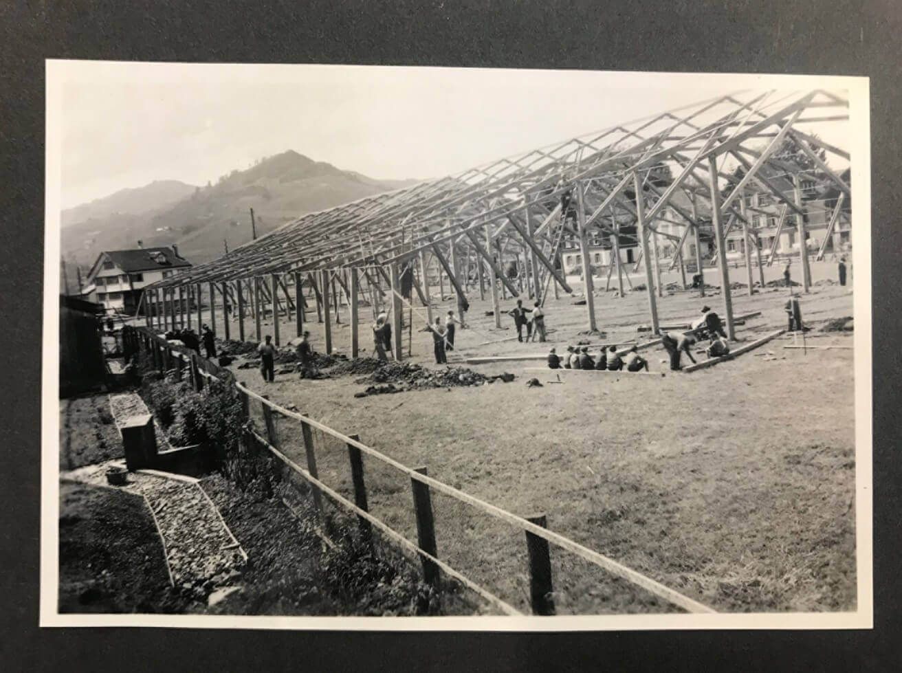 Fotografie einer Archivfotografie, 1936 Archivfoto: unbekannt / Foto: Luca Tarelli Fotografie einer Archivfotografie, 1936 Archivfoto: unbekannt / Foto: Luca Tarelli