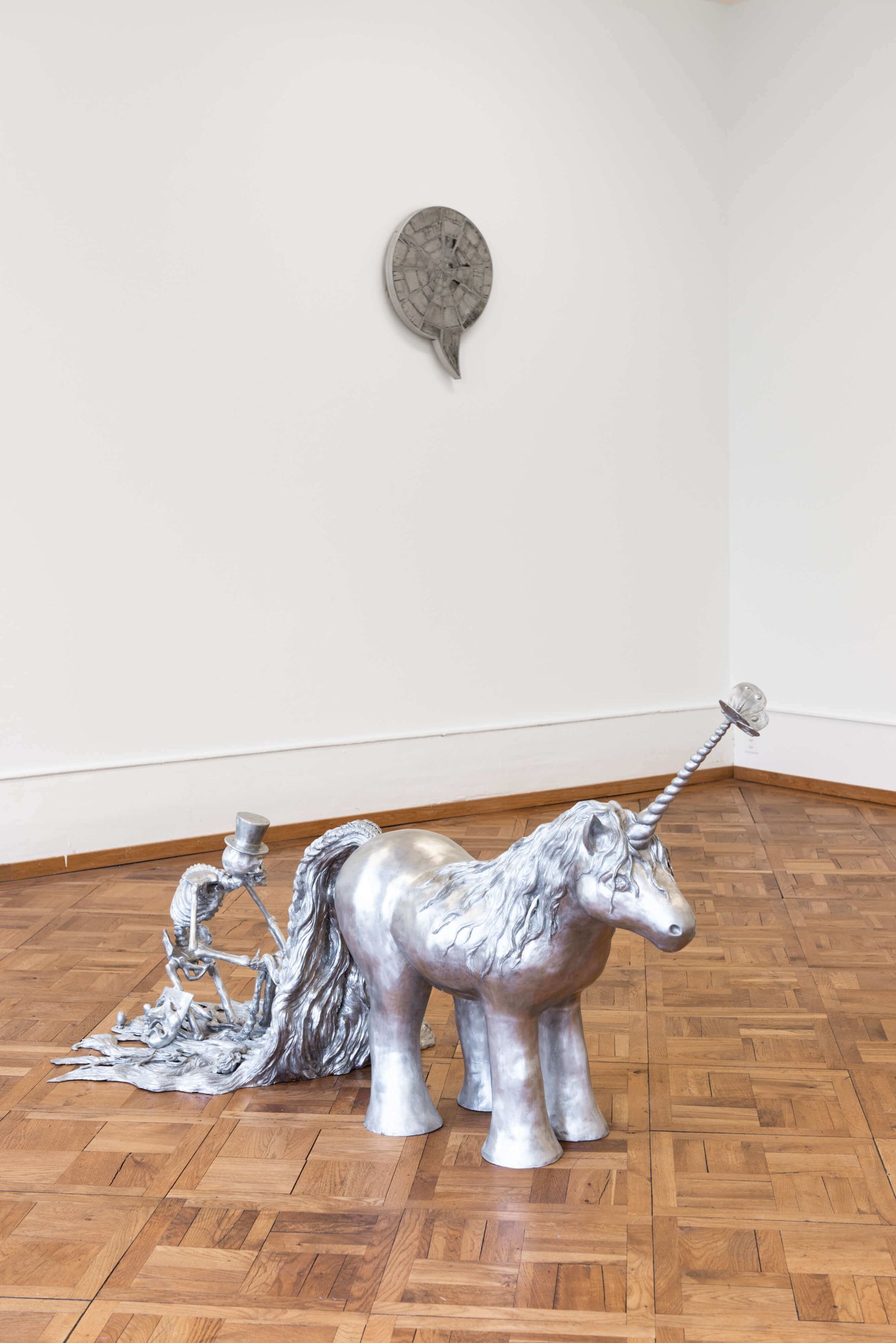 The Pony, 2004 The Pony, 2004Gebürstetes Aluminium / courtesy the artist / Foto: Lea Kunz