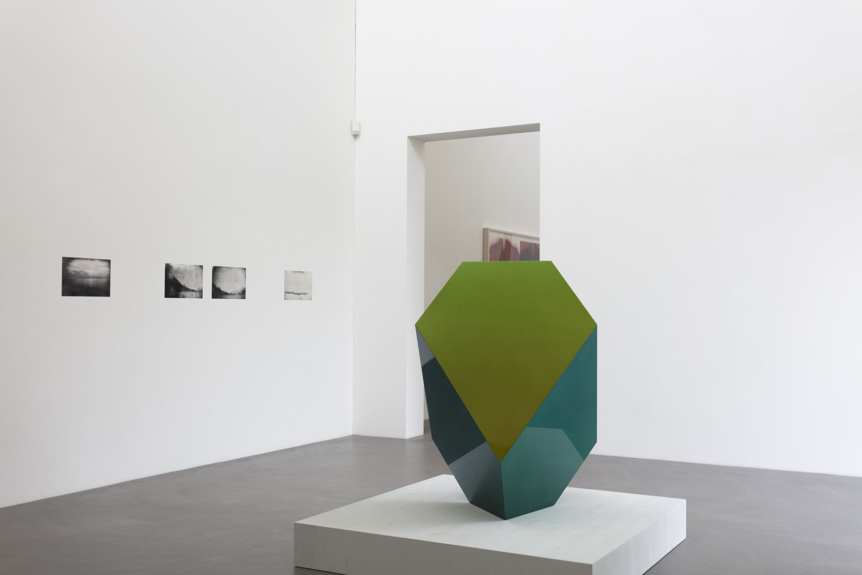 Ausstellungsansicht, Collecting : Revisited DER WELT VIEL TIEFE WELTEN,
6.11.2022 – 5.3.2023, Kunsthalle Appenzell, Foto: KMA