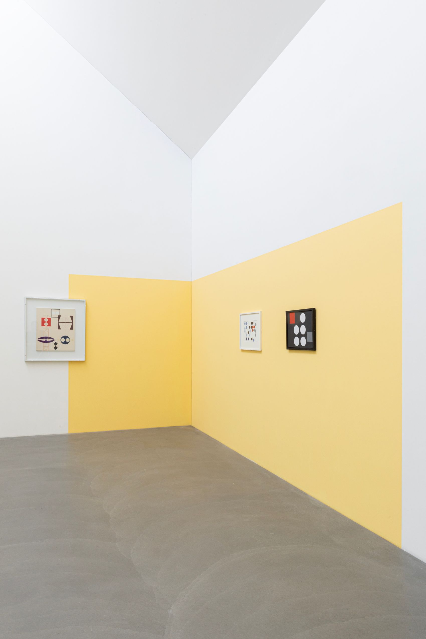 Ausstellungsansicht, Allianzen. Arp / Taeuber-Arp / Bill, Kunstmuseum Appenzell, 05.05. – 06.10.2024, Foto: Ueli Alder