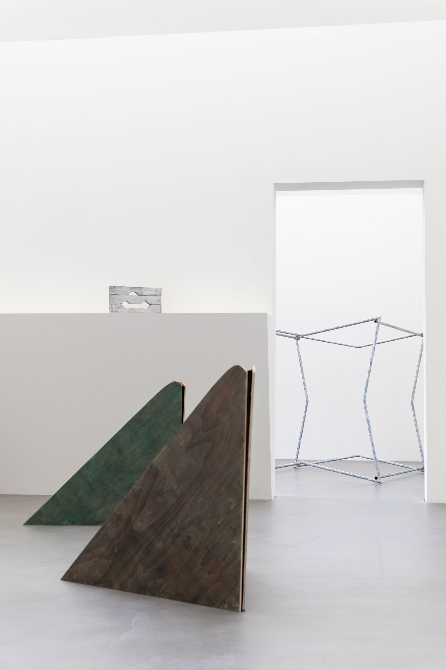 Ausstellungsansicht, Daiga Grantina. Notes on Kim Lim, Kunstmuseum Appenzell, CH, 20.10.2024 – 4.5.2025, Foto: Toan Vu-Huu, ©2024, ProLitteris, Zürich