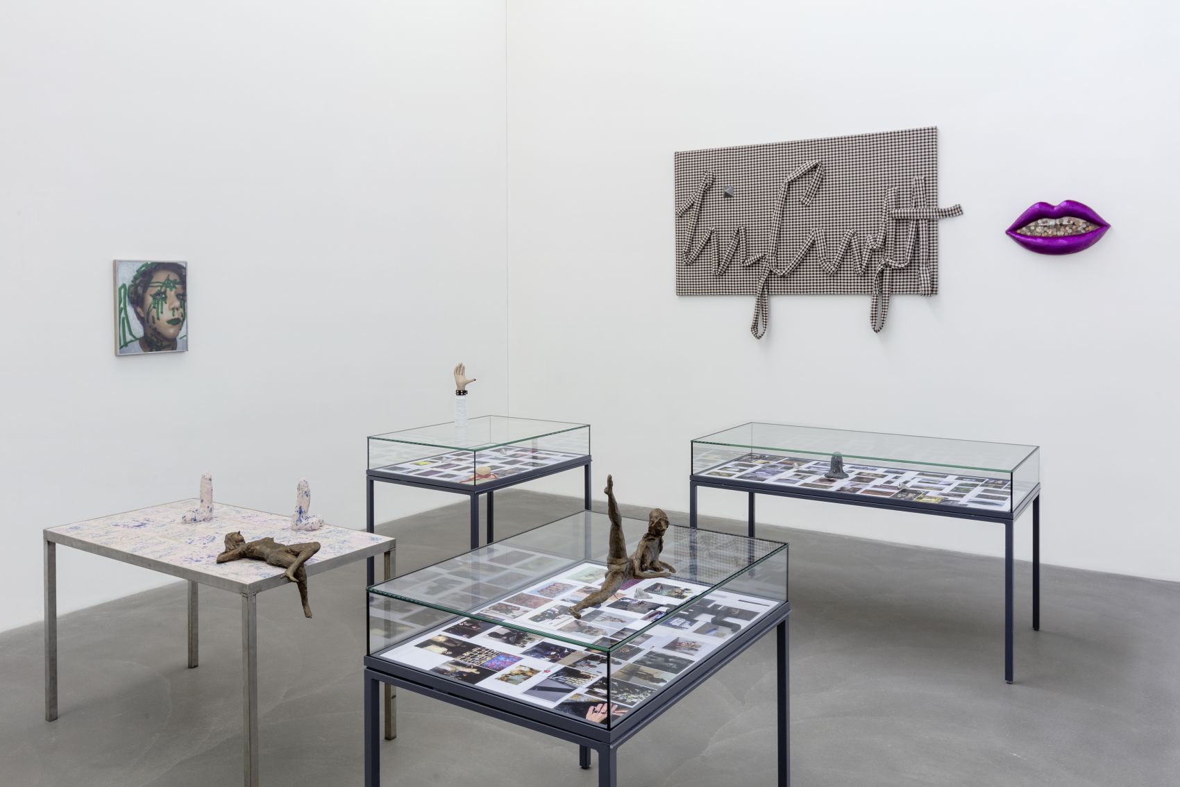 Exhibition view, Liz Craft. Between you and me, 29.10.2023 - 25.2.2024, Kunstmuseum Appenzell, photo: Stefan Rohner