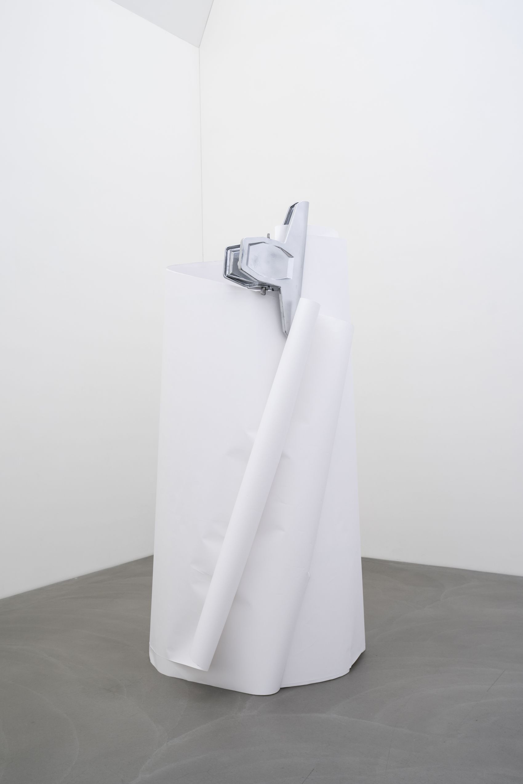 Plattform 24 LOU-ANNA ULLOA DEL RIO, Porcelaine, 2024, Exhibition view Plattform24, Kunstmuseum Appenzell, ©Claude Barrault