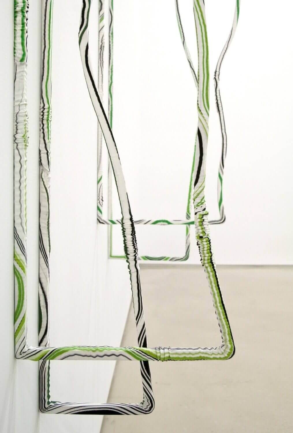 Gills (2012) Gills (2012) /
Digital print on spandex; aluminium /
216 × 197 × 37 cm, (five parts) /
Photo: Cary Whittier