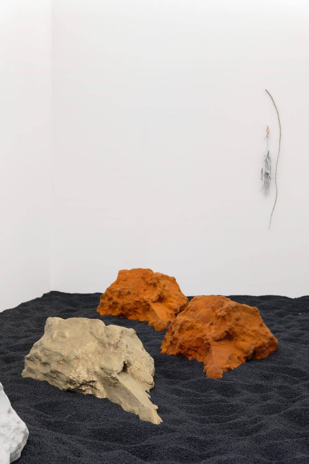 Burial, 2016 /
Cast aluminium bronze, cast concrete, cast Corten steel / Dimensionen variabel / variable dimensions /
Photo: Aurélien Mole