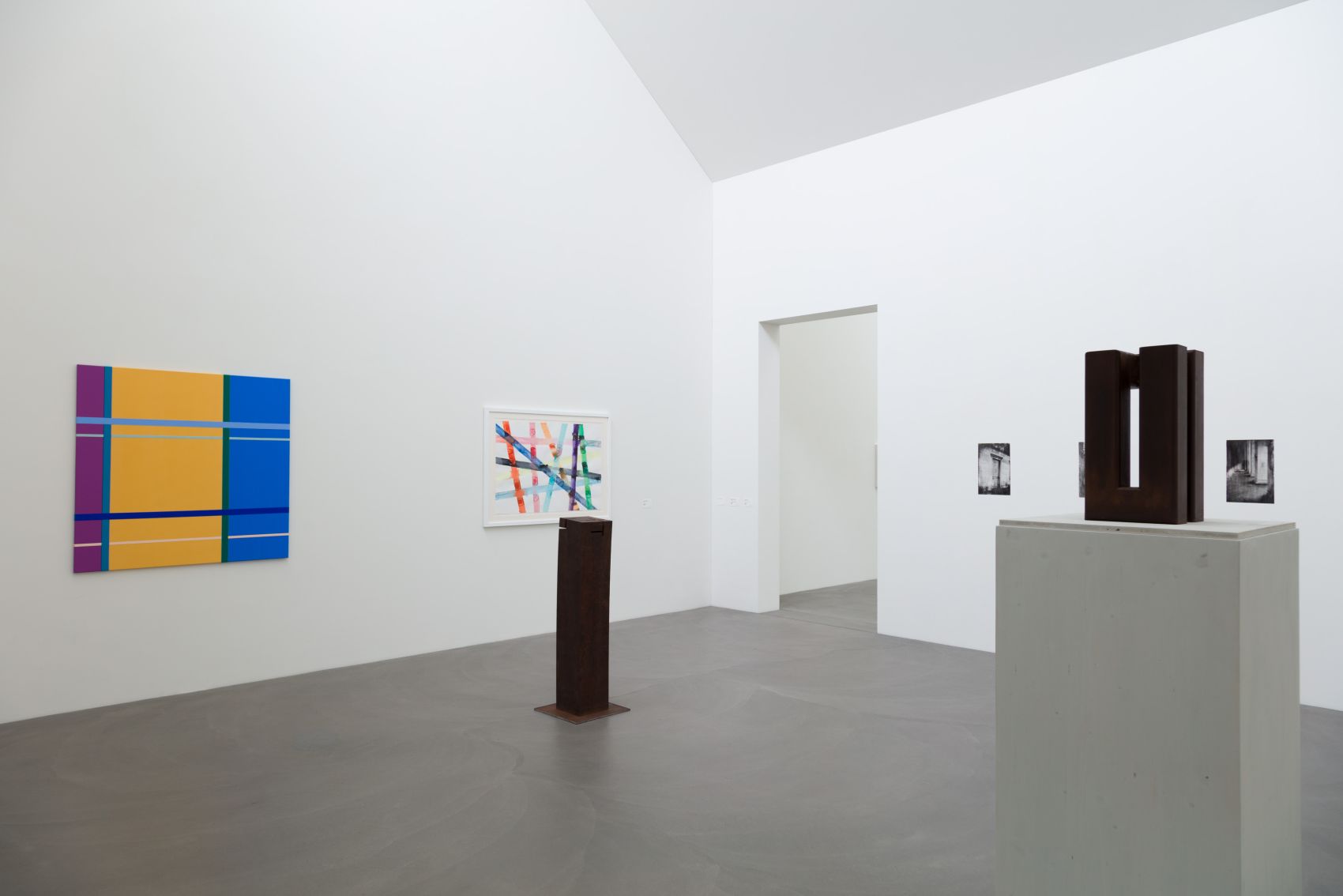 Exhibition View, Collecting : Revisited DER WELT VIEL TIEFE WELTEN, 
6.11.2022 – 5.3.2023, Kunsthalle Appenzell, Photo: KMA