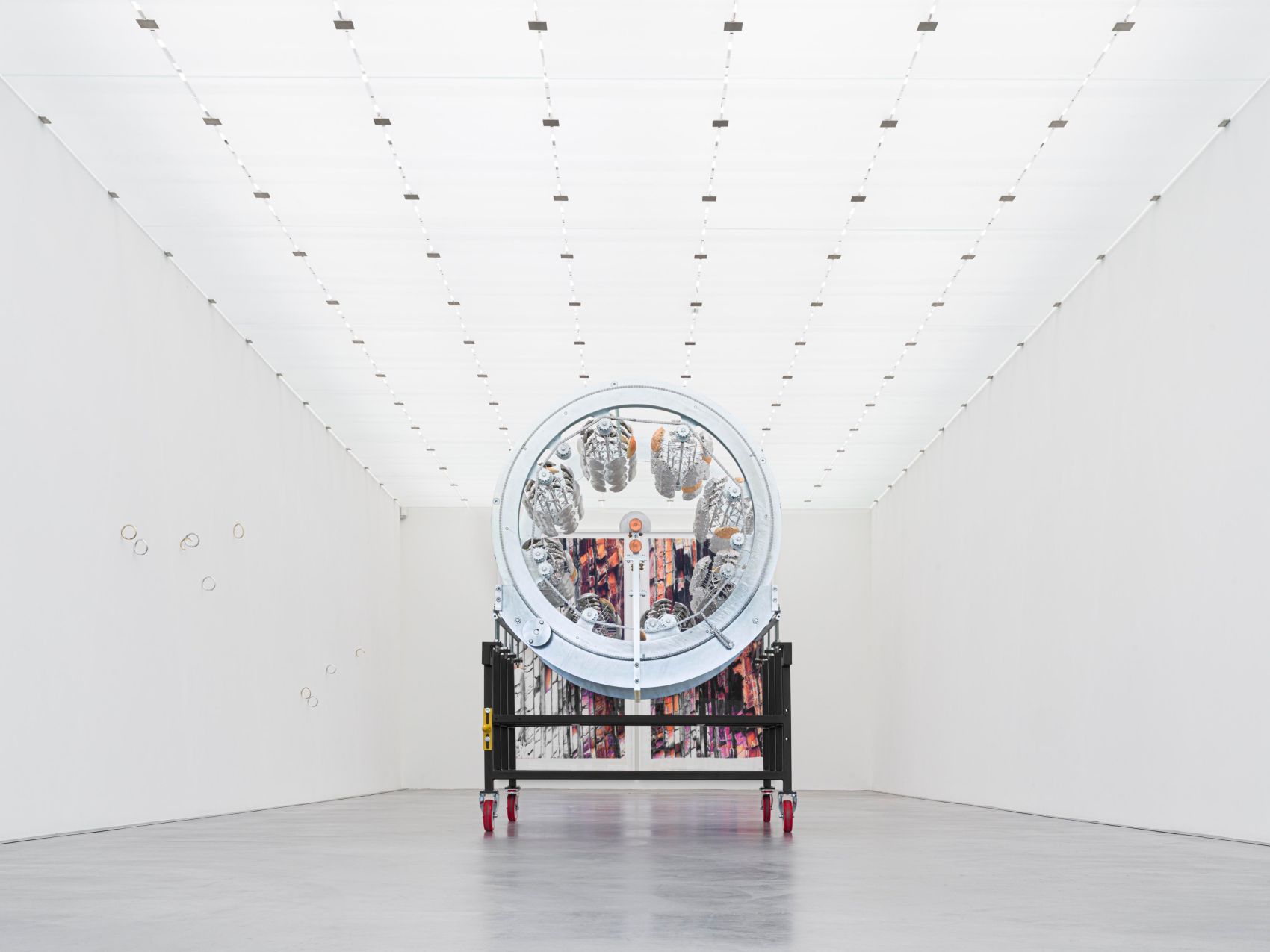 
Ausstellungsansicht, Alice Channer. Heavy Metals / Silk Cut, 2.7. – 8.10.2023, Kunstmuseum / Kunsthalle Appenzell, Foto: Roman März
