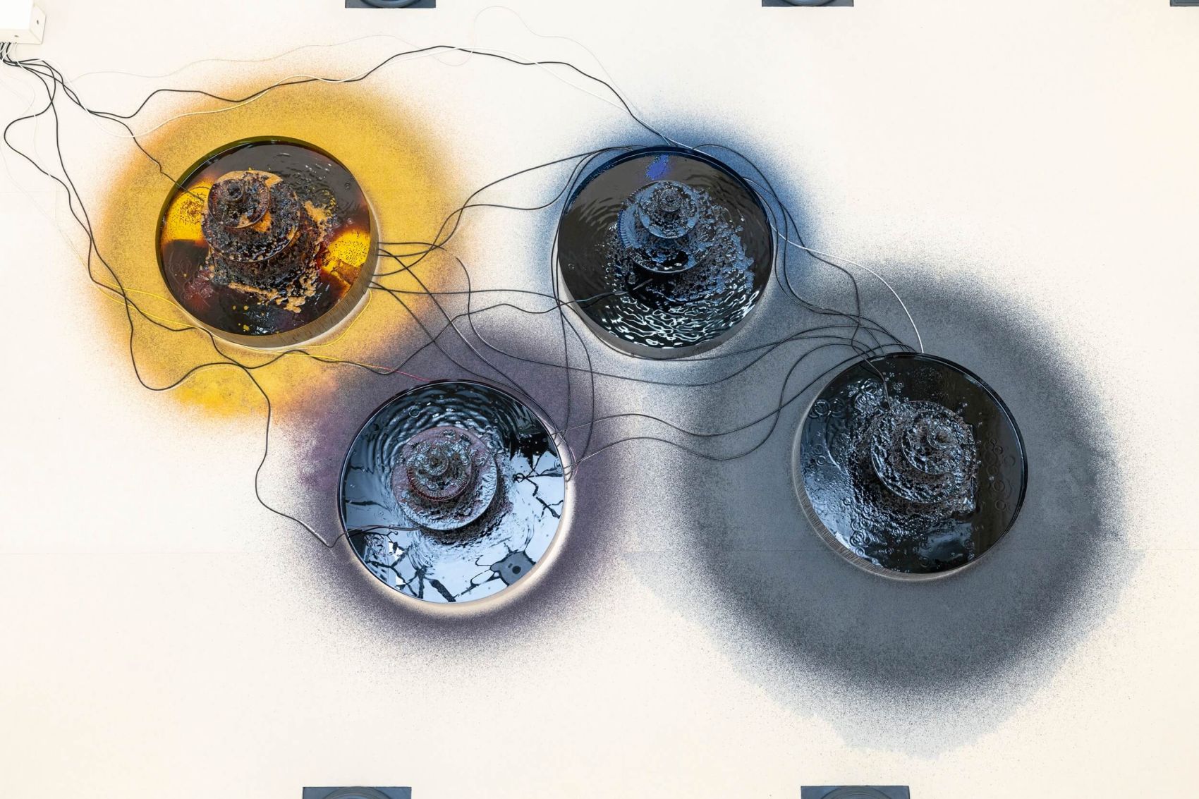 Caline Aoun, Infinite Energy, Finite Time, 2019, Villa Merkel, Stuttgart, Courtesy of the artist and Deutsche Bank, photo: Frank Kleinbach