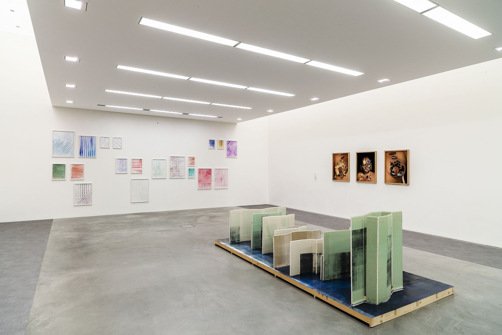 Ausstellungsansicht, Heimspiel 21. Zeitgenössische Kunst aus der Region, 11.12.2021 – 30.1.2022, Kunsthalle Appenzell, Foto: Anna Tina Eberhard